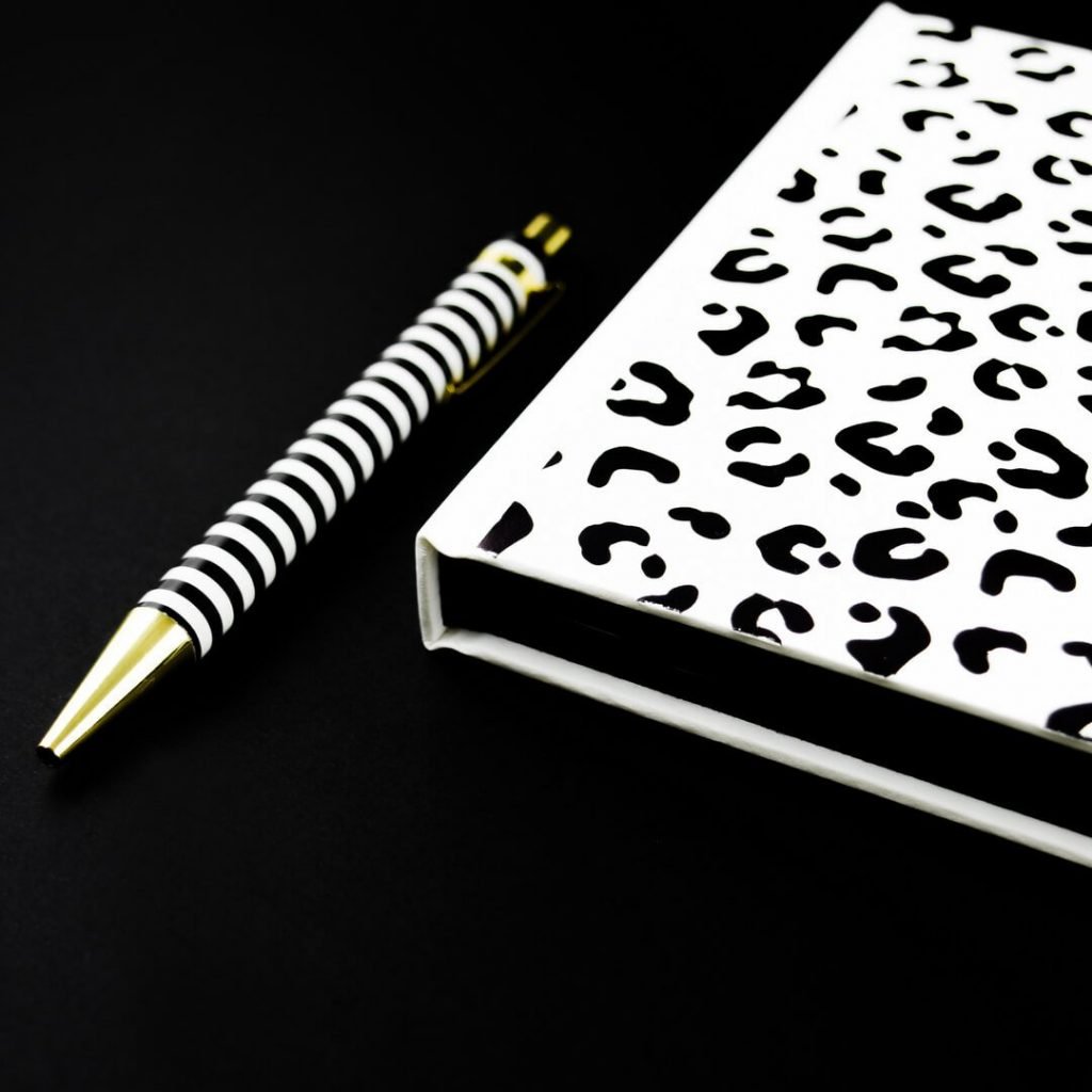 agenda-black-and-white-leopard-1
